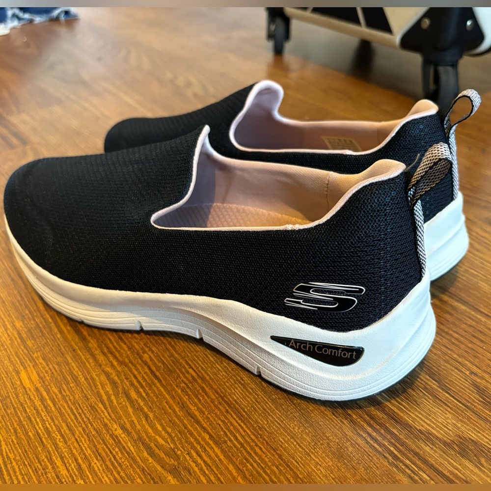 Sketchers arch comfort